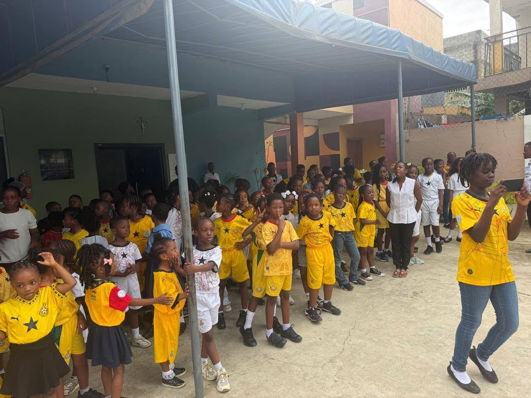 Regina Mundi pupils gathered under the school's covered outdoor area